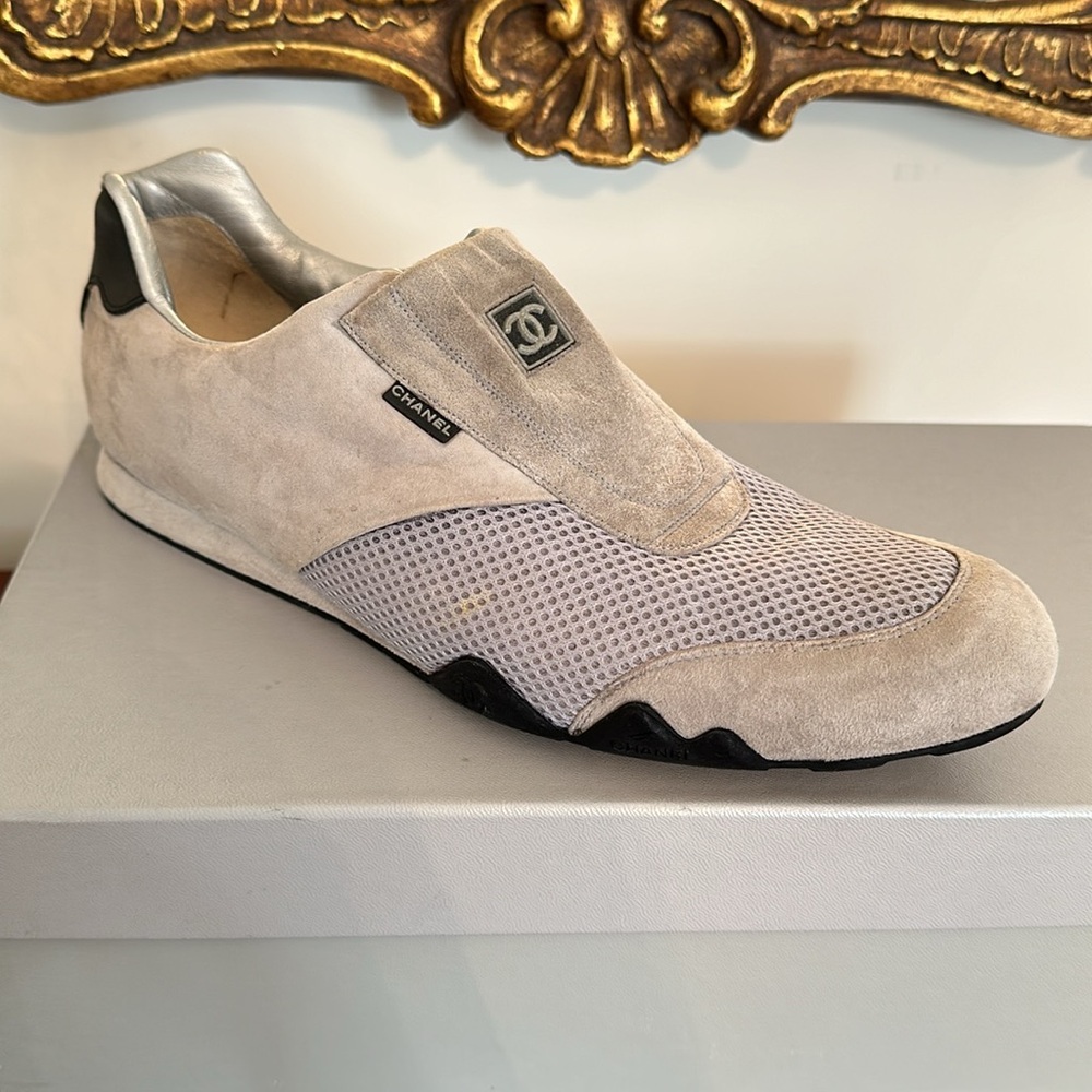 CHANEL slip-on suede sneakers. Mesh. Grey and black. Very good condition.